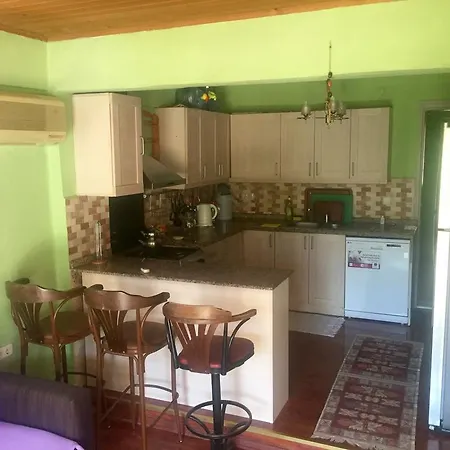 بيت ضيافة Secret Paradise Bungalow & هيسارونو
