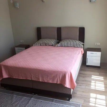 Secret Paradise Bungalow & بيت ضيافة هيسارونو